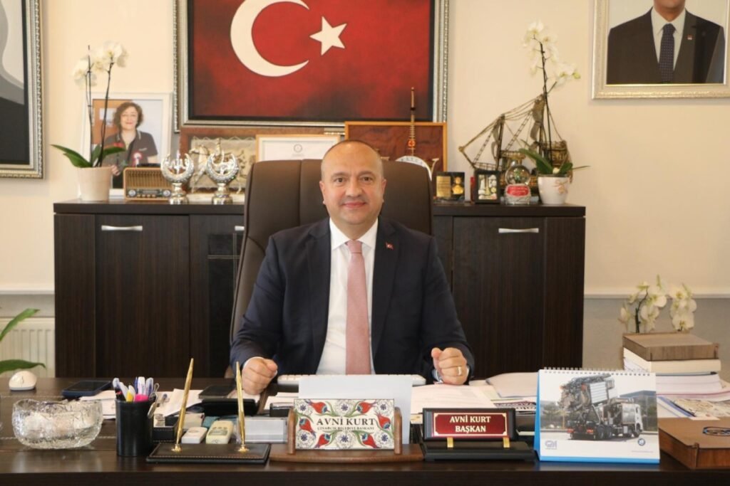 Çınarcık Belediye Başkanı Avni Kurt 10 Kasım Atatürk Anma Mesajı