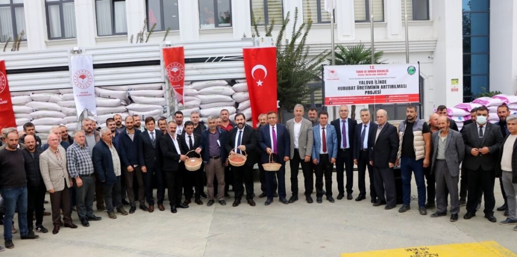 YALOVA’DA ÇİFTÇİLERE 135 TON BUĞDAY VE ARPA TOHUMU DAĞITILDI