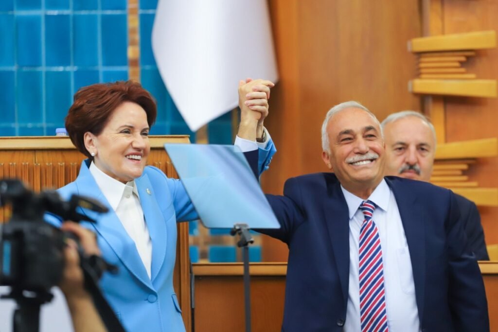 Eski Tarım Bakanı  Ahmet Eşref Fakıbaba Resmen İYİ Partide.