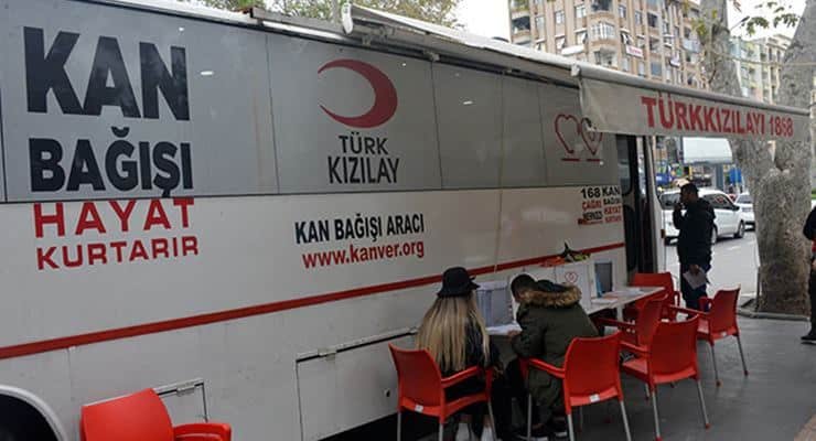 Çınarcık’ımızda, Kan Bağışı Otobüsü İskele Meydanında Kan Bağışı İçin Hazır