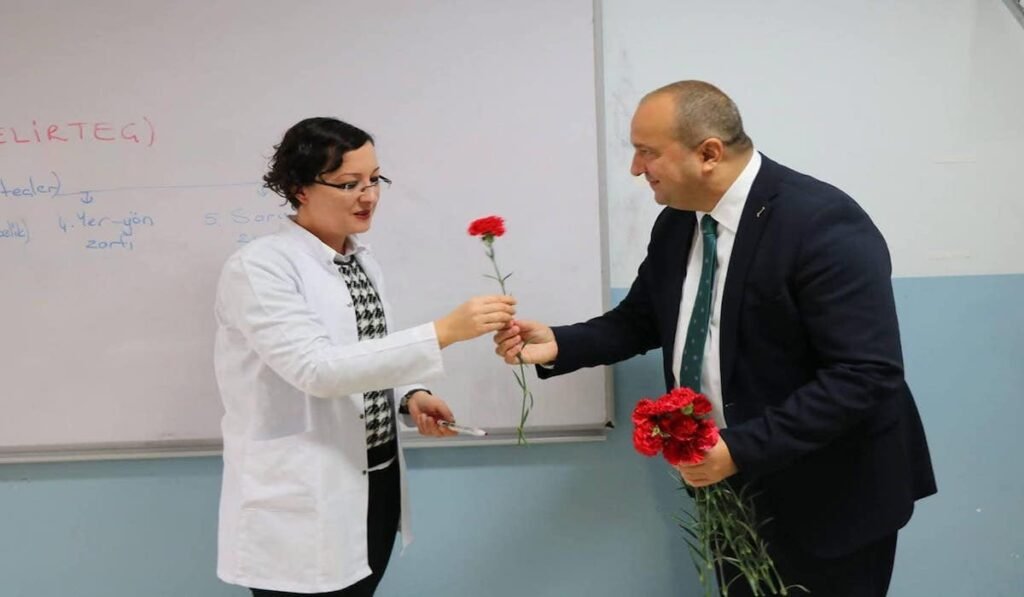 Çınarcık Belediye Başkanı Avni Kurt 24 Kasım Öğretmenler Günü Mesajı